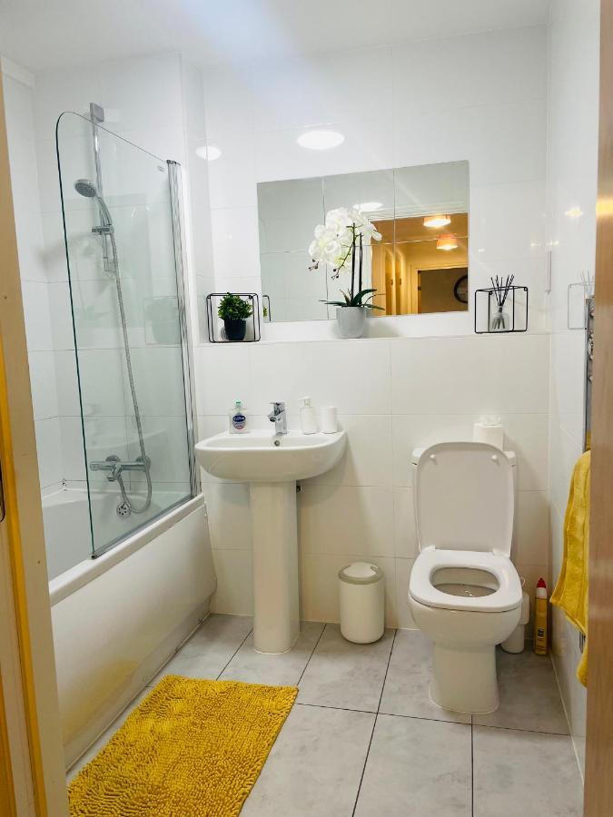 #0509 Two Bedroom Serviced Apartment- Free Parking Derby Buitenkant foto